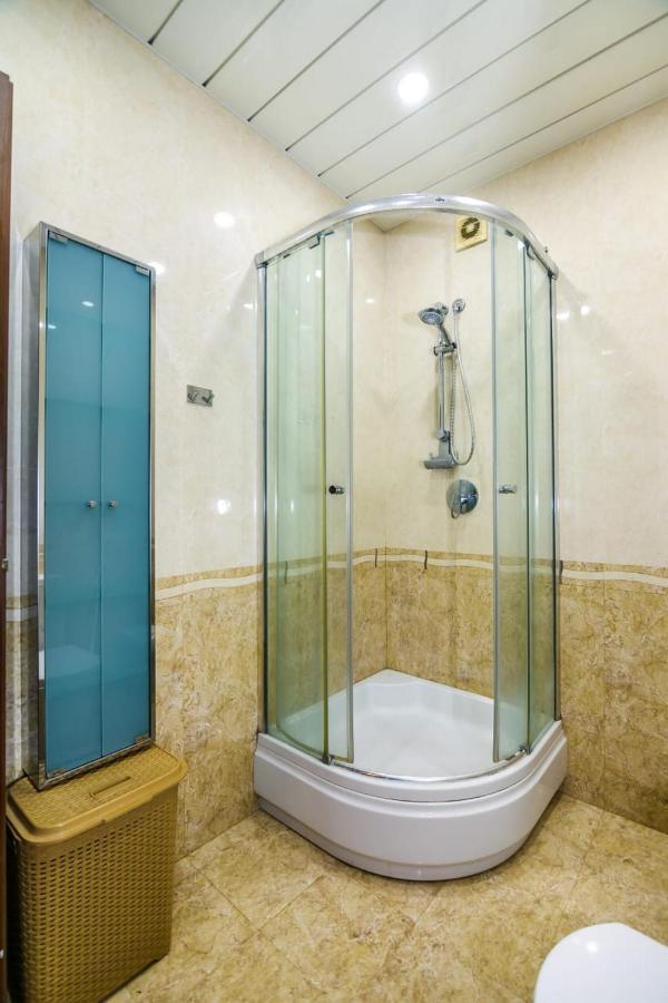 Vip Apartment Number One Баку Екстериор снимка