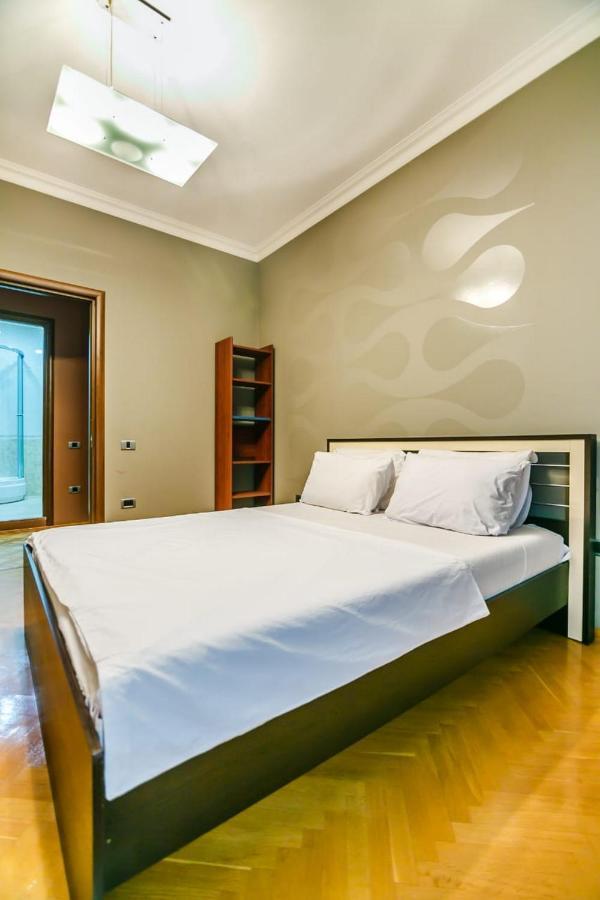 Vip Apartment Number One Баку Екстериор снимка